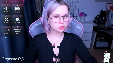 Snapshot of miray_kuriyama chatting on 03-08-26, 06:01 Kira online show from 03-08-26, 06:01