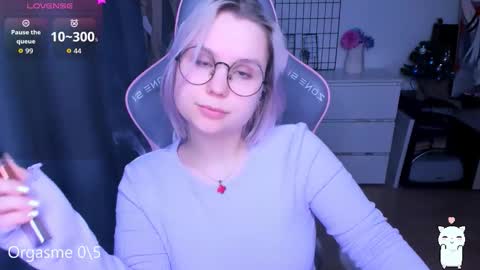 Snapshot of miray_kuriyama chatting on 03-09-26, 06:12 Kira online show from 03-09-26, 06:12