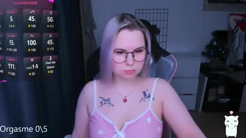 Snapshot of miray_kuriyama chatting on 03-27-26, 09:03 Kira online show from 03-27-26, 09:03