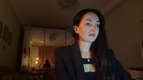 Snapshot of mirelisse chatting on 04-26-26, 06:27 Christina online show from 04-26-26, 06:27