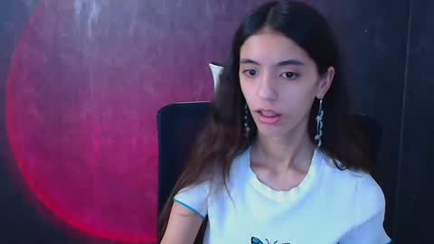 Snapshot of miri_miss chatting on 12-25-24, 04:22 Miri online show from 12-25-24, 04:22