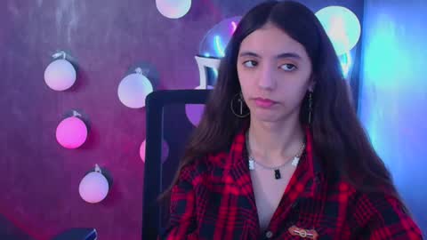 Snapshot of miri_miss chatting on 03-08-25, 10:32 Miri online show from 03-08-25, 10:32
