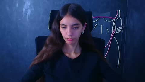 Snapshot of miri_miss chatting on 09-12-25, 12:05 Miri online show from 09-12-25, 12:05
