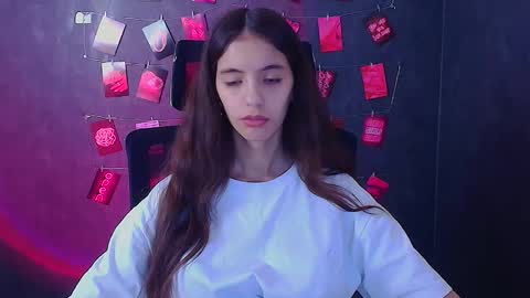 Snapshot of miri_miss chatting on 11-23-25, 12:38 Miri online show from 11-23-25, 12:38