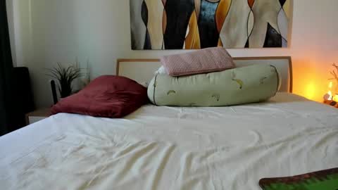 Eva online show from 09-19-25, 07:43