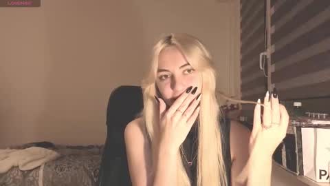 misa_0 online show from 11-01-25, 07:27