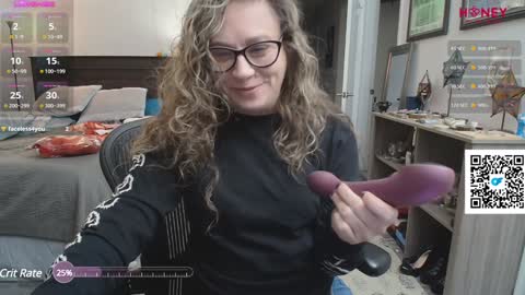 Snapshot of mischiefmuse chatting on 12-03-24, 08:49 Mischief Muse online show from 12-03-24, 08:49