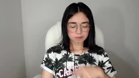 Snapshot of misha__sweet__27 chatting on 01-27-25, 01:26 misha online show from 01-27-25, 01:26