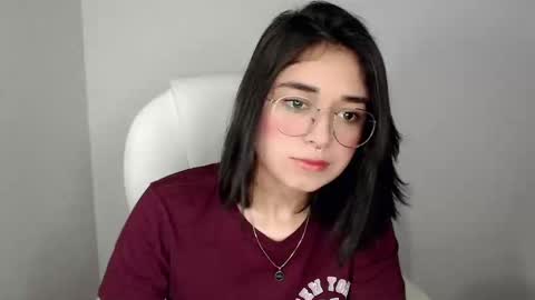 Snapshot of misha__sweet__27 chatting on 02-04-25, 05:10 misha online show from 02-04-25, 05:10
