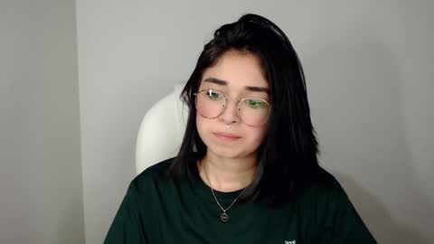 Snapshot of misha__sweet__27 chatting on 02-06-25, 08:29 misha online show from 02-06-25, 08:29