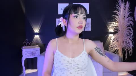 Snapshot of mishanabi_ chatting on 10-13-25, 06:52 Misha online show from 10-13-25, 06:52