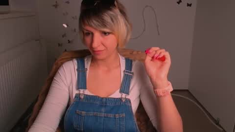 Mishelle online show from 05-04-26, 06:37