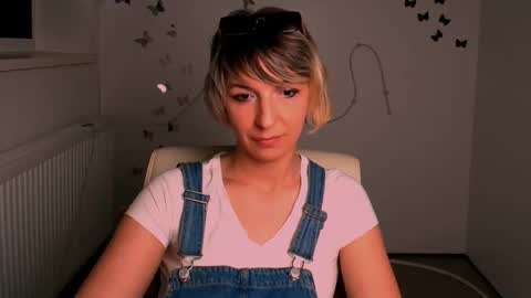 Mishelle online show from 05-05-26, 06:49