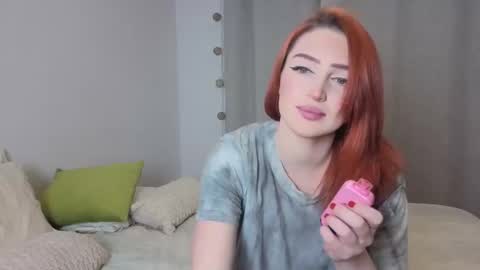 Snapshot of mishymoon chatting on 05-10-26, 10:04 Elora online show from 05-10-26, 10:04