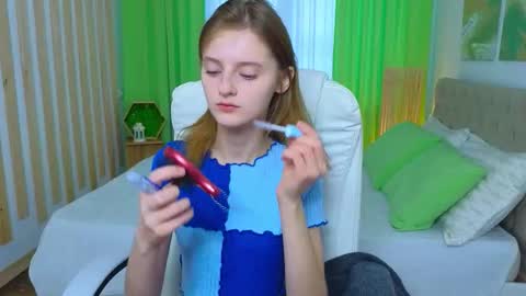 Snapshot of miss___alisa chatting on 01-15-26, 11:48 Alisa NONNUDE online show from 01-15-26, 11:48