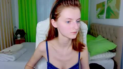 Snapshot of miss___alisa chatting on 02-08-26, 02:20 Alisa NONNUDE online show from 02-08-26, 02:20