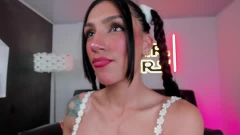 Snapshot of miss___evangeline chatting on 05-22-26, 02:40 Evangeline online show from 05-22-26, 02:40
