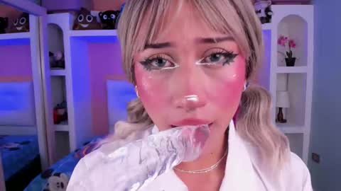 Megan online show from 11-05-25, 06:08