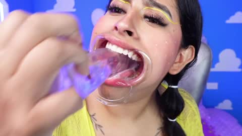 Anya online show from 01-29-25, 02:10