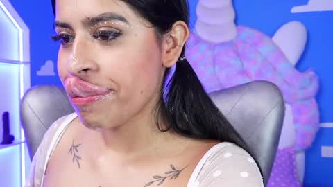 Anya online show from 01-31-25, 02:07