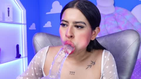 Anya online show from 01-31-25, 05:21