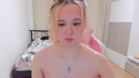 Snapshot of miss__selena chatting on 02-03-25, 06:28 miss__selena online show from 02-03-25, 06:28