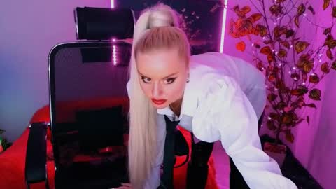 Snapshot of miss_alice_silver chatting on 10-03-25, 09:56 miss_alice_silver online show from 10-03-25, 09:56