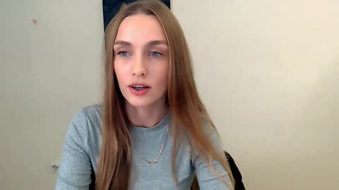 Snapshot of miss_angelina_ chatting on 10-10-25, 05:50 Angelina online show from 10-10-25, 05:50