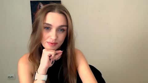 Snapshot of miss_angelina_ chatting on 10-31-25, 06:58 Angelina online show from 10-31-25, 06:58