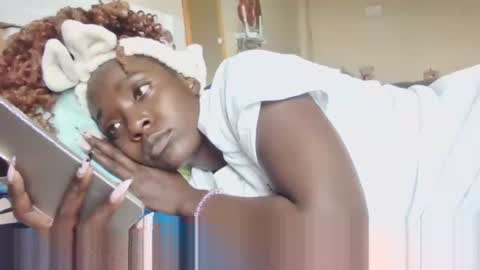 Snapshot of miss_atitude chatting on 11-06-25, 11:00 miss_atitude online show from 11-06-25, 11:00