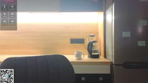 Snapshot of miss_bubbles chatting on 10-21-25, 12:22 Sandy online show from 10-21-25, 12:22