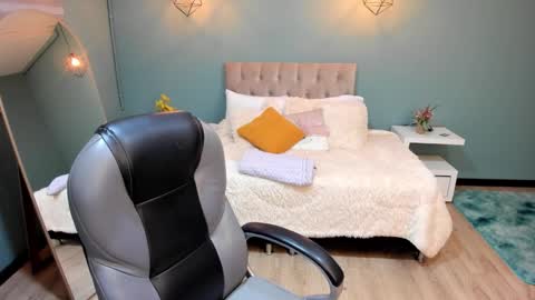 Cataleya online show from 12-14-25, 11:04