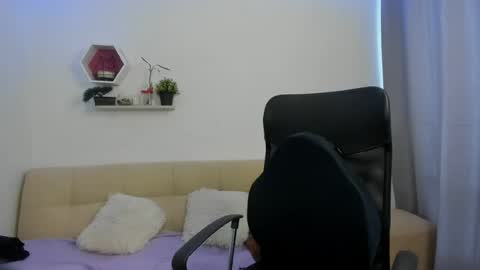 Snapshot of miss_charlotte05 chatting on 06-16-26, 07:27 Charlotte online show from 06-16-26, 07:27