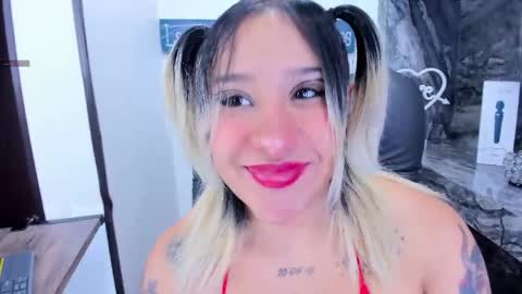 Snapshot of miss_danika chatting on 04-09-26, 11:04 Danika online show from 04-09-26, 11:04