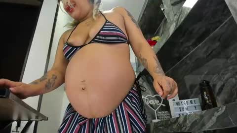 Snapshot of miss_danika chatting on 04-23-26, 12:29 Danika online show from 04-23-26, 12:29