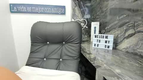 Snapshot of miss_danika chatting on 04-30-26, 11:05 Danika online show from 04-30-26, 11:05