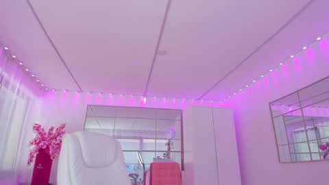 miss_diamond__ online show from 05-16-26, 10:36