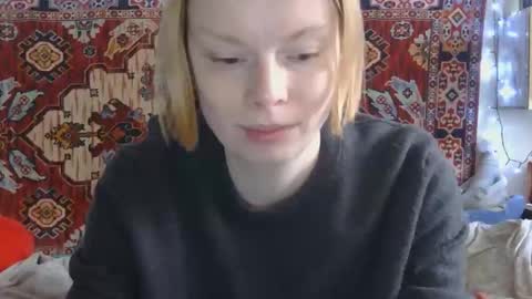 Snapshot of miss_elistia_ chatting on 04-17-26, 11:02 Elis online show from 04-17-26, 11:02