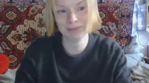 Snapshot of miss_elistia_ chatting on 05-04-26, 10:55 Elis online show from 05-04-26, 10:55