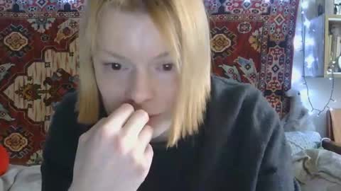 Snapshot of miss_elistia_ chatting on 05-06-26, 11:04 Elis online show from 05-06-26, 11:04