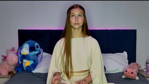 Snapshot of miss_emily_miller chatting on 09-30-25, 05:29 Emily online show from 09-30-25, 05:29