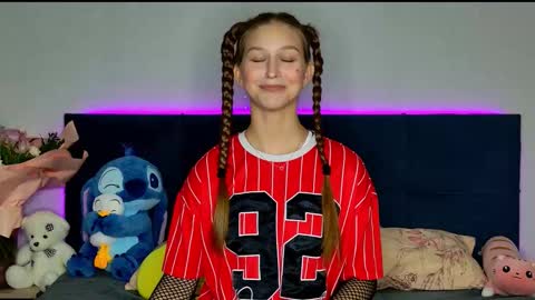 Snapshot of miss_emily_miller chatting on 10-21-25, 05:13 Emily online show from 10-21-25, 05:13