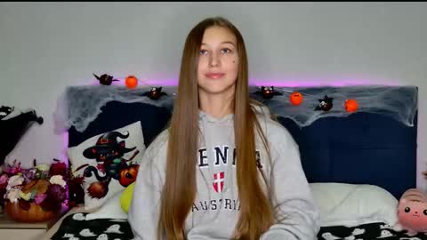 Snapshot of miss_emily_miller chatting on 11-03-25, 05:25 Emily online show from 11-03-25, 05:25