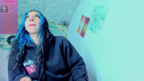 Snapshot of miss_evans_ chatting on 10-06-25, 03:37 miss_evans_ online show from 10-06-25, 03:37