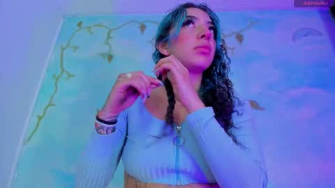 Snapshot of miss_evans_ chatting on 10-31-25, 06:58 miss_evans_ online show from 10-31-25, 06:58