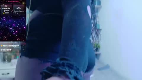 miss_evans_ online show from 04-29-26, 03:38