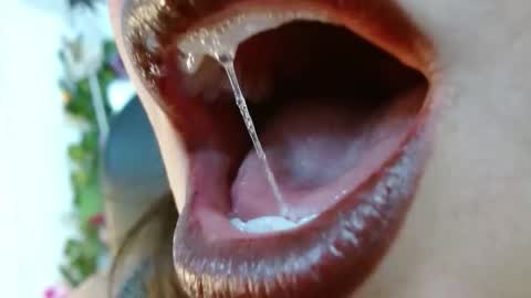 Snapshot of miss_evoleth2 chatting on 03-10-26, 09:31 Miss Evoleth online show from 03-10-26, 09:31