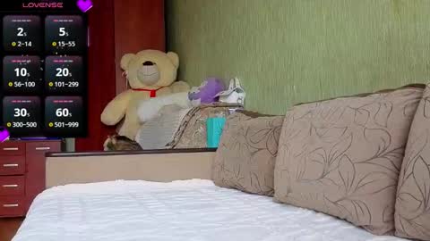 Snapshot of miss_flexi_sun chatting on 10-16-25, 08:26 ................................ online show from 10-16-25, 08:26