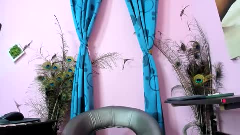 Snapshot of miss_flora chatting on 10-22-25, 10:26 Monica Patricia online show from 10-22-25, 10:26