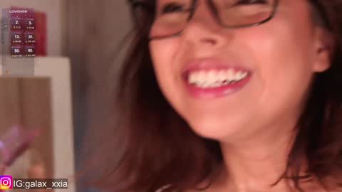  Elisabeth  IG galax xxia       online show from 12-28-24, 10:13